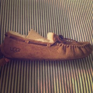 Ugg Dakota slipper